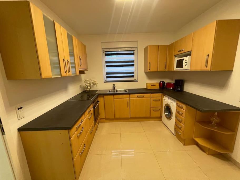 Exklusive Flughafen-Messe Apartment Naehe Duesseldorf 뒤스부르크 외부 사진