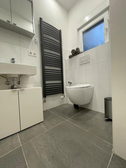Exklusive Flughafen-Messe Apartment Naehe Duesseldorf 뒤스부르크 외부 사진