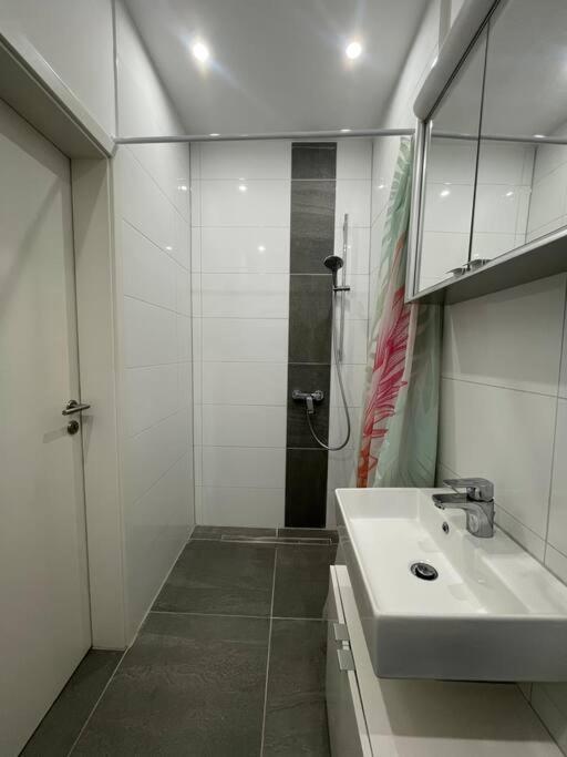 Exklusive Flughafen-Messe Apartment Naehe Duesseldorf 뒤스부르크 외부 사진